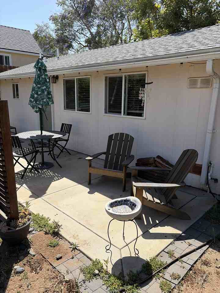 1574 Basswood Ave - Photo 7 of 11