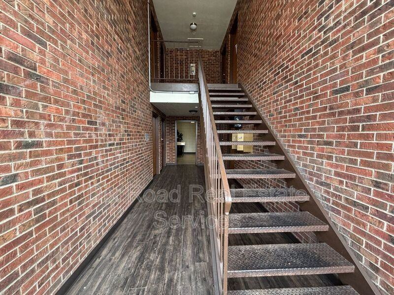 739 Trumbull St #15 - Photo 3 of 22
