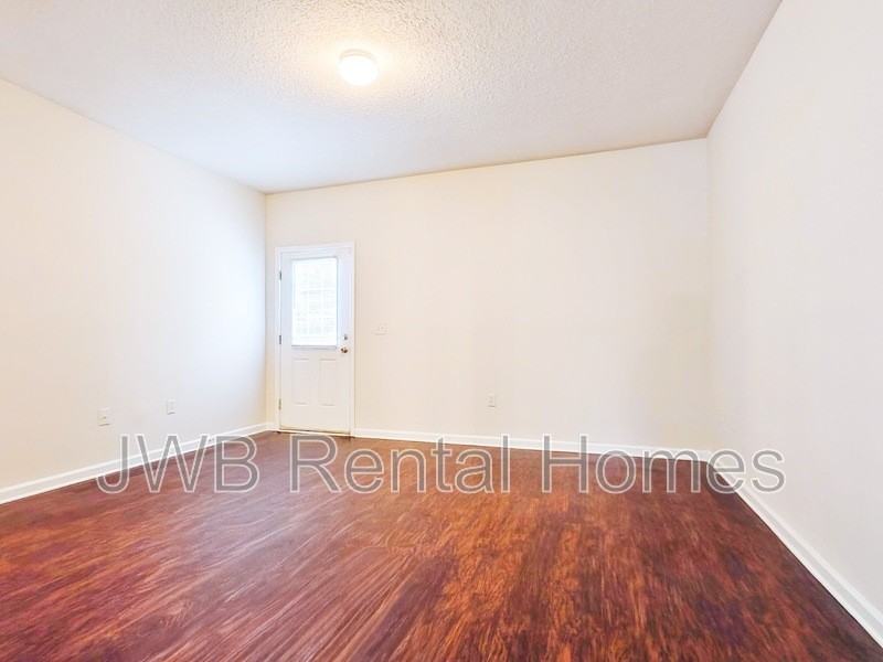8450 Jasper Ave - Photo 6 of 11
