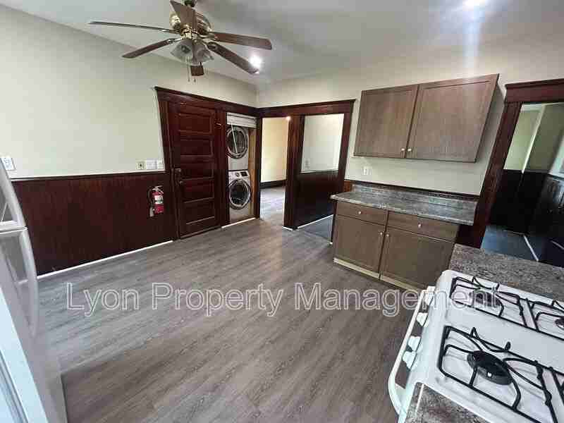 568 Elm St #1 - Photo 2 of 11
