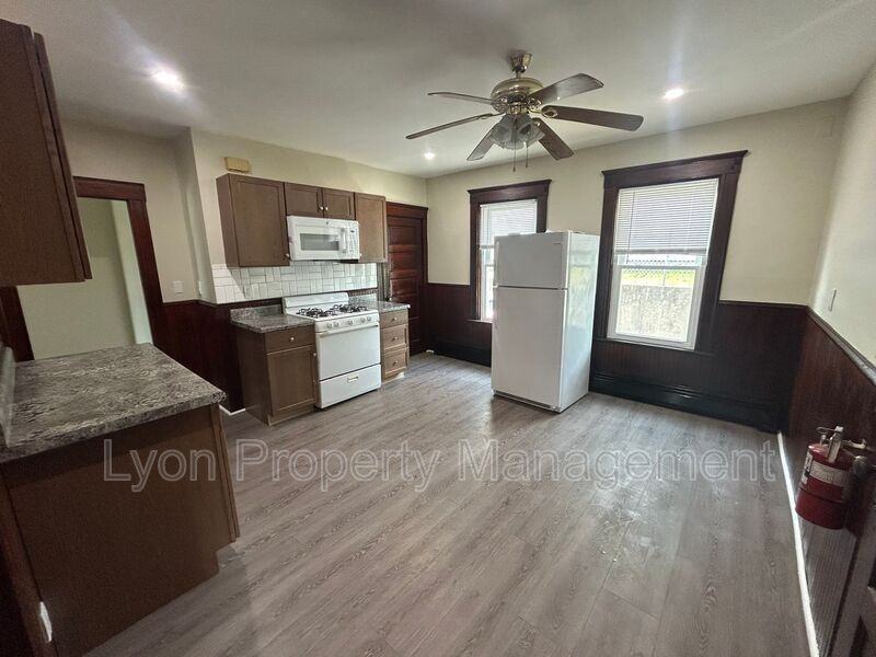 568 Elm St #1 - Photo 3 of 11