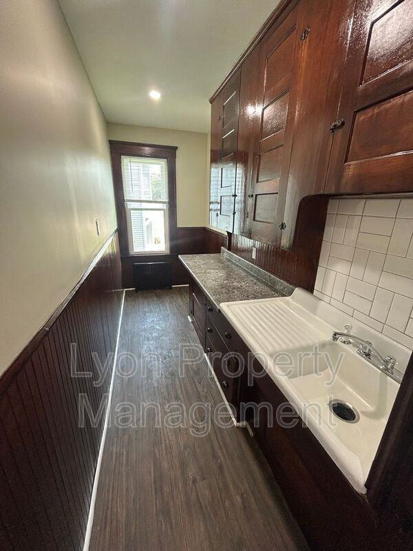 568 Elm St #1 - Photo 4 of 11