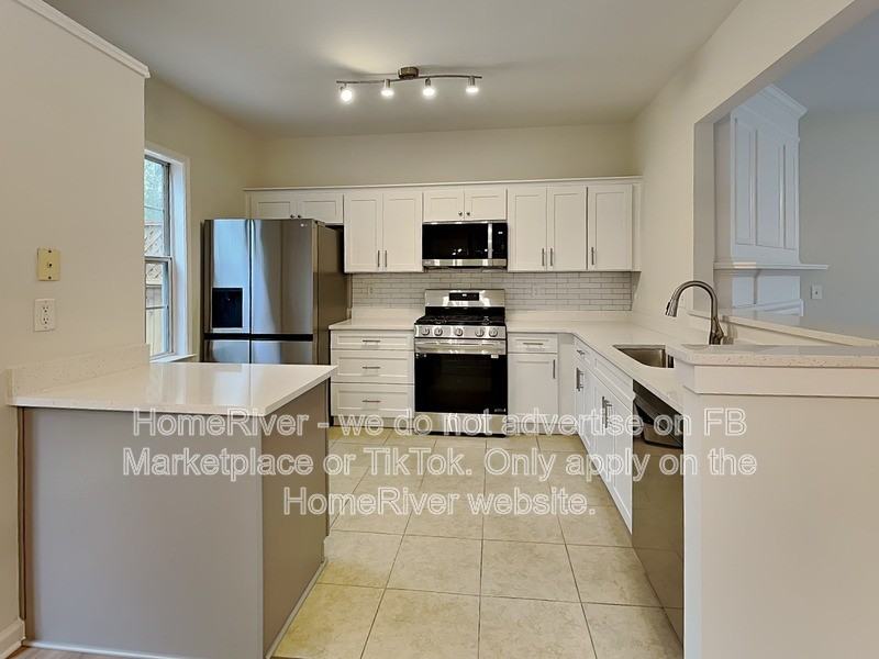 3455 Lathenview Ct - Photo 4 of 26
