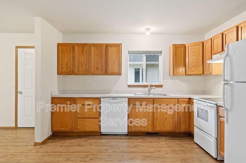 408 Rice Ln - Photo 4 of 12
