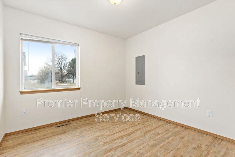 408 Rice Ln - Photo 6 of 12