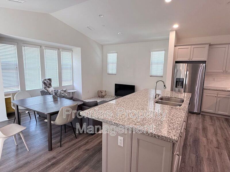4329 - Photo 2 of 16