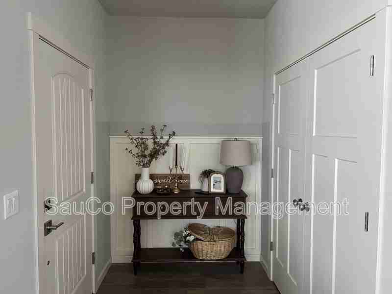 31407 Nw Yorkshire St - Photo 2 of 13