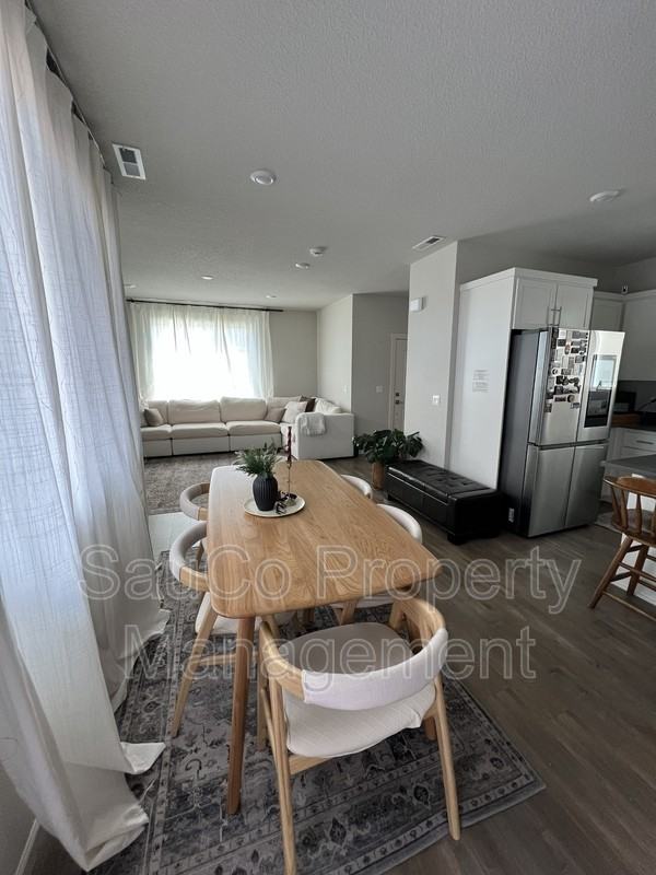 31407 Nw Yorkshire St - Photo 3 of 13