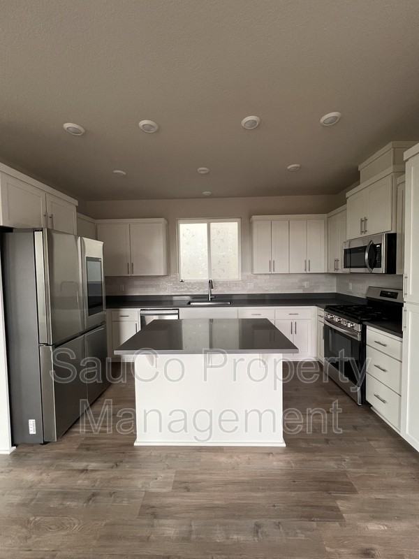 31407 Nw Yorkshire St - Photo 5 of 13