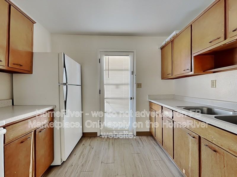 2020 Smoketree Ave N #1 - Photo 5 of 13