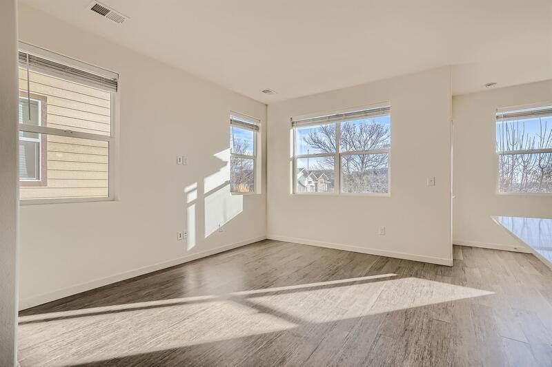 9720 Clermont Ln - Photo 2 of 22
