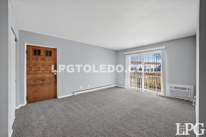3348 Arlington Ave #8 - Photo 3 of 18