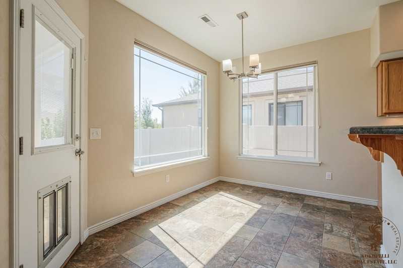 672 Muirfield Dr - Photo 6 of 10