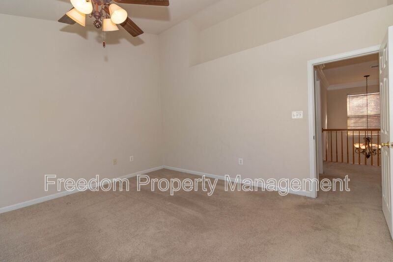 6758 Sutton Oaks Way - Photo 3 of 40