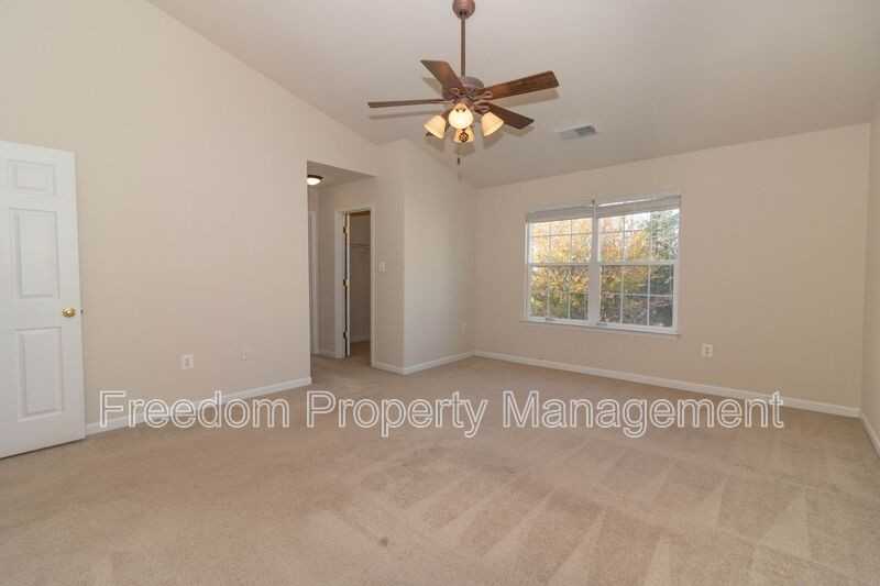 6758 Sutton Oaks Way - Photo 4 of 40
