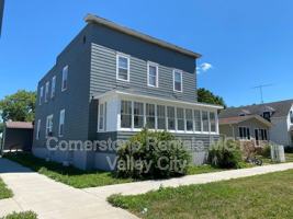 featured image of 205 3rd Ave Se