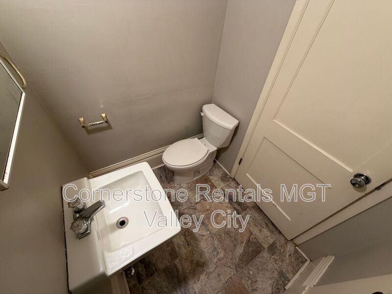 139 6th St Nw - Photo 4 of 16