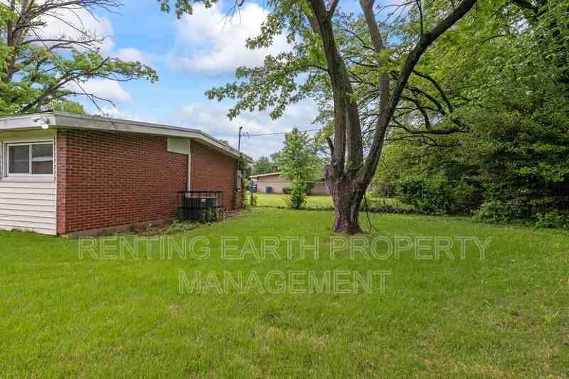 6452 Evergreen Blvd - Photo 3 of 34