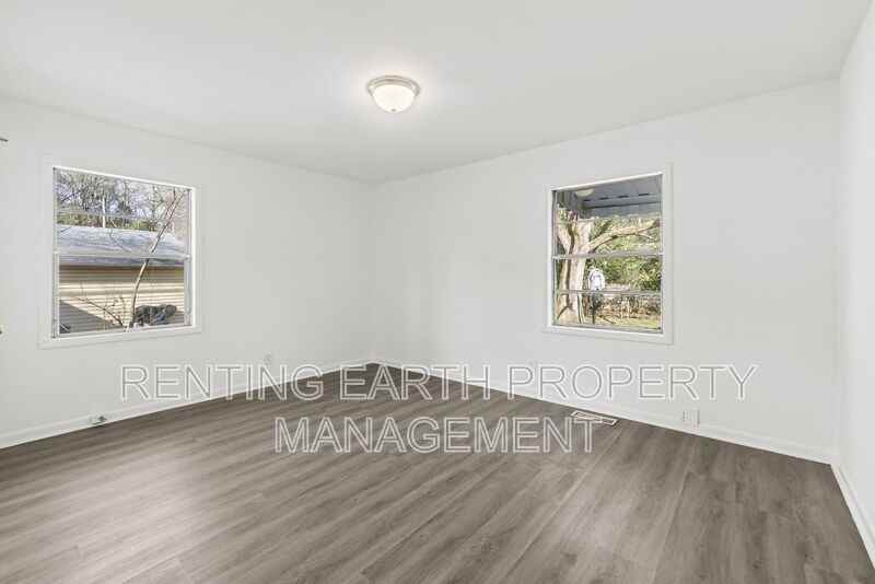 417 Athens Ave - Photo 5 of 16
