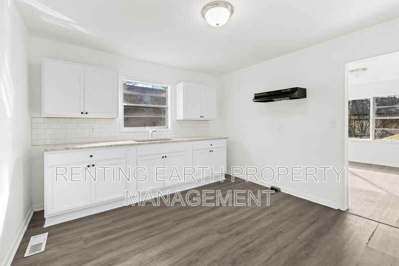 417 Athens Ave - Photo 6 of 16