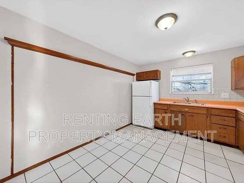 8908 Scottdale Ave - Photo 7 of 19