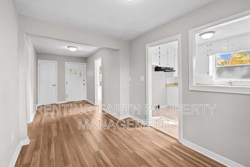 7404 Paris Ave - Photo 5 of 17