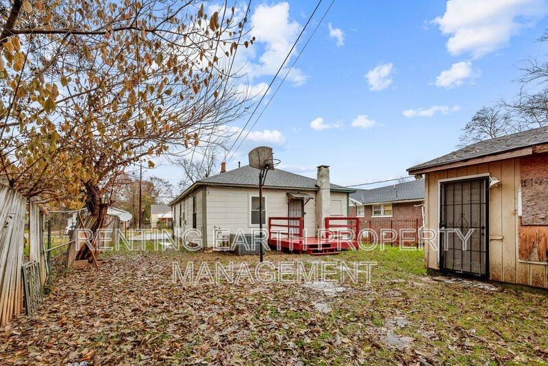 4732 Court S - Photo 4 of 17