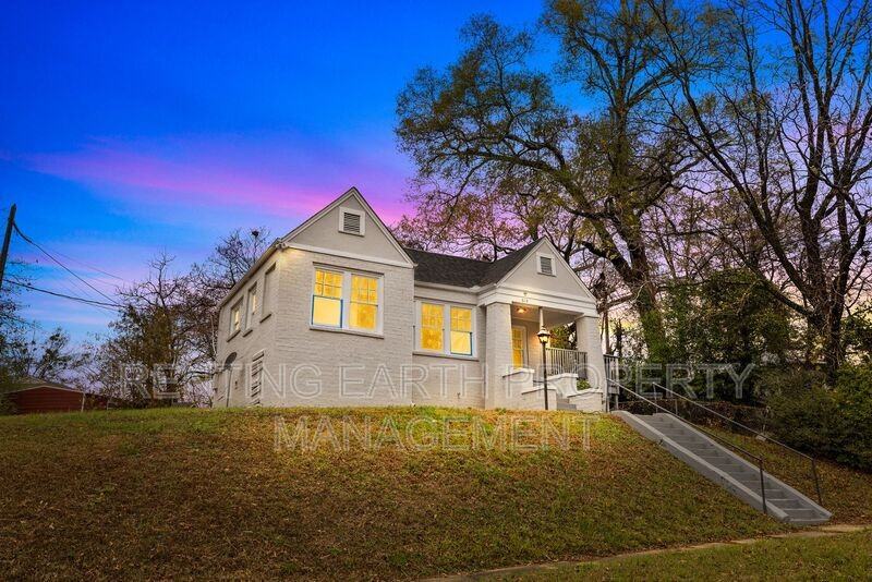 612 12th St W - Photo 3 of 17