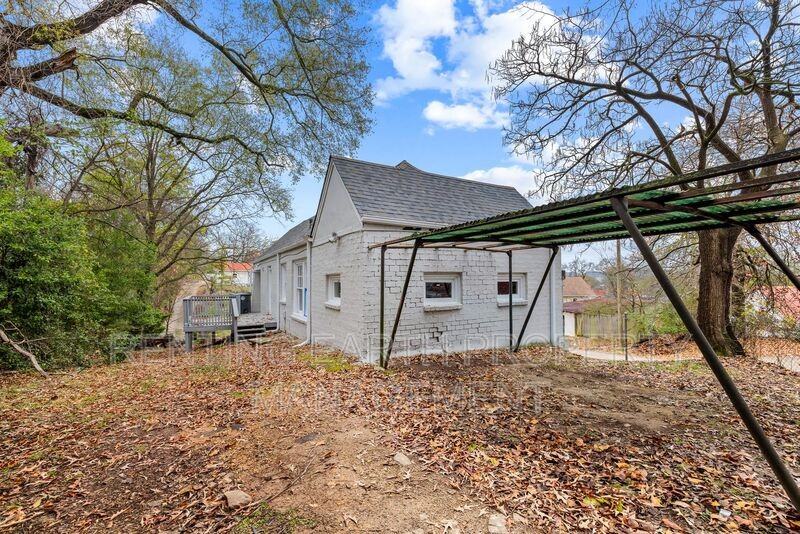 612 12th St W - Photo 6 of 17