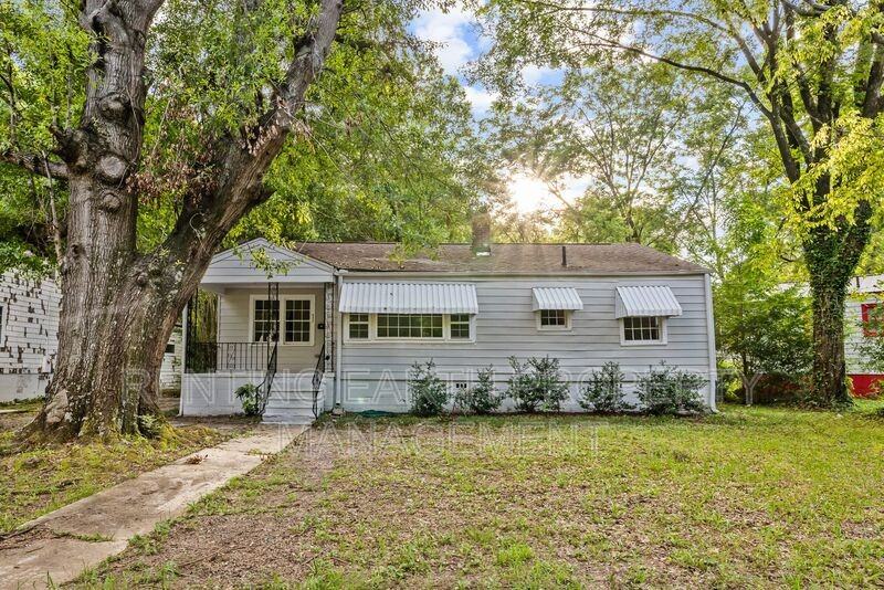 832 Meadowbrook Dr - Photo 2 of 18