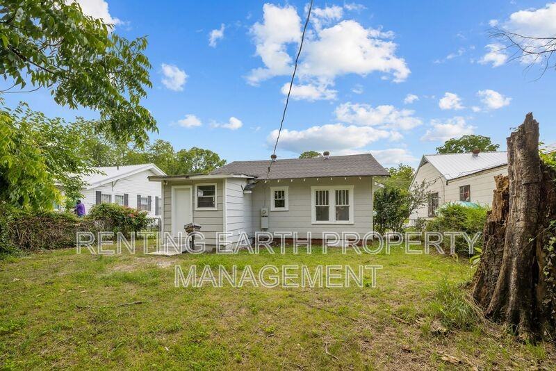 4813 Court S - Photo 4 of 17