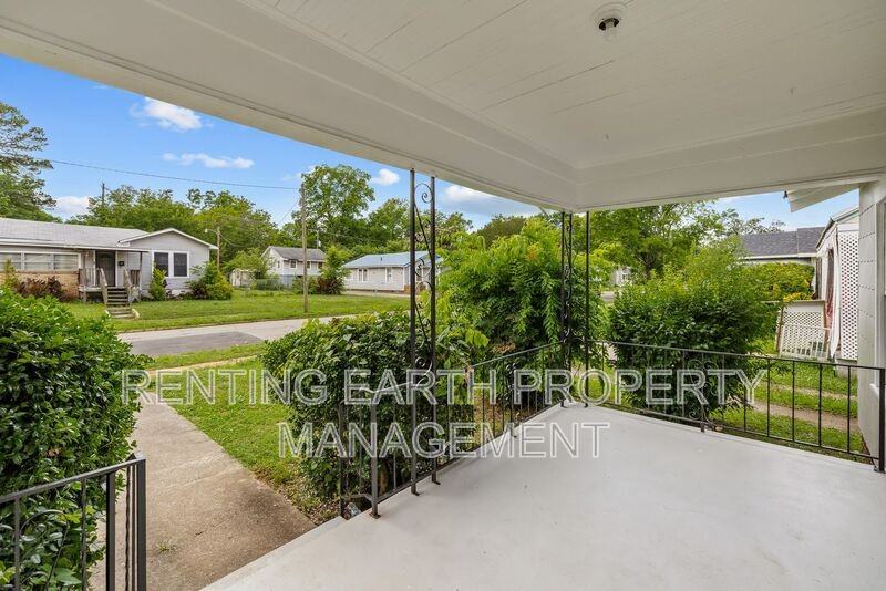 4813 Court S - Photo 5 of 17