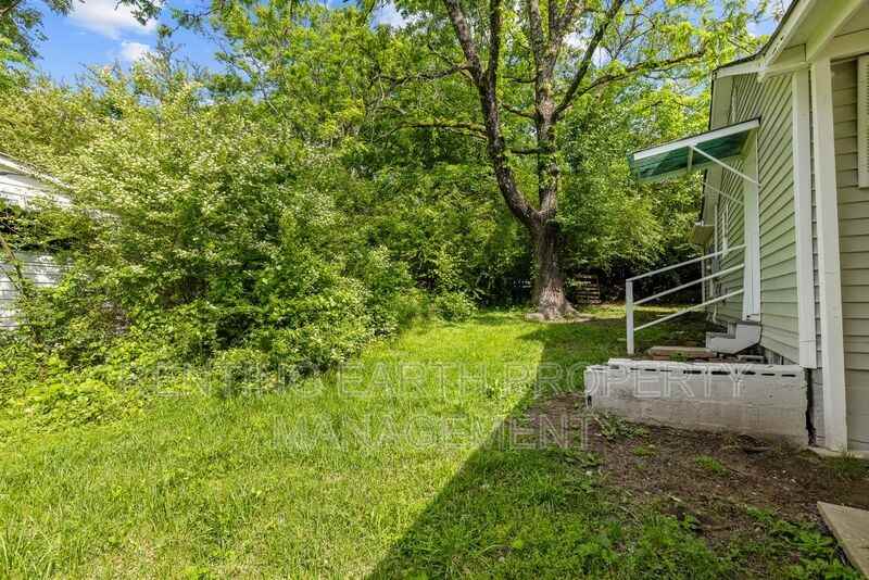 5308 Adams Ave - Photo 5 of 15