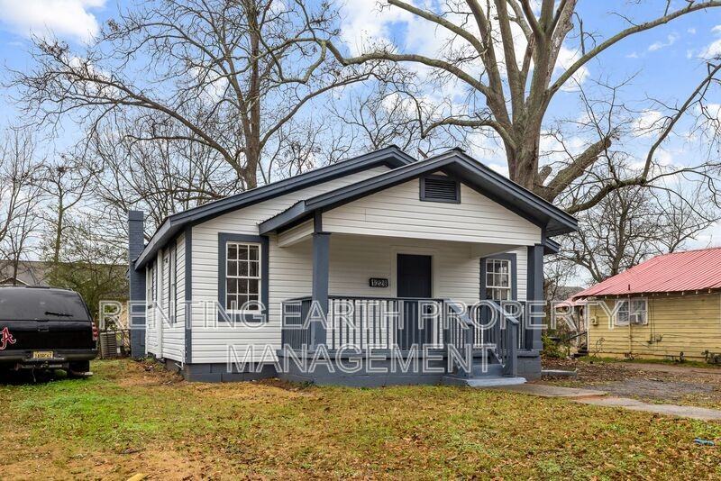 1228 19th Pl Sw - Photo 2 of 17