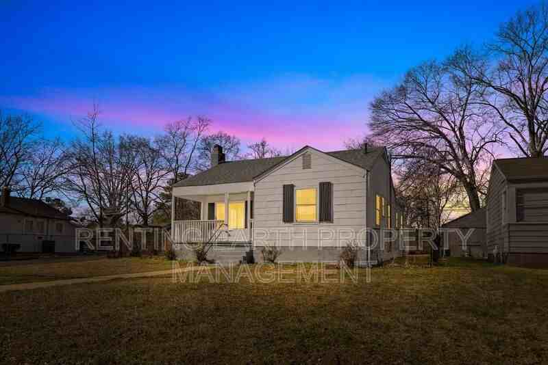 5320 Terrace Q - Photo 2 of 19
