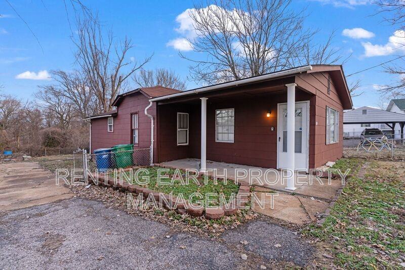 9746 Diamond Dr - Photo 2 of 17