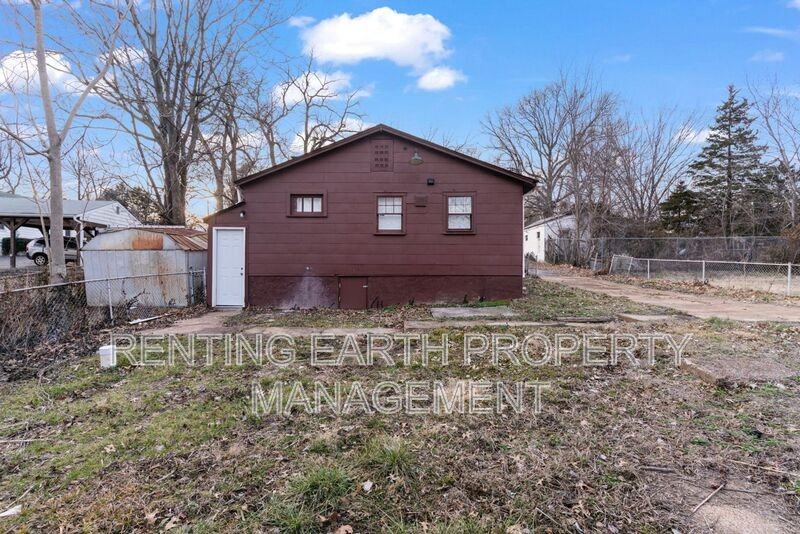 9746 Diamond Dr - Photo 3 of 17