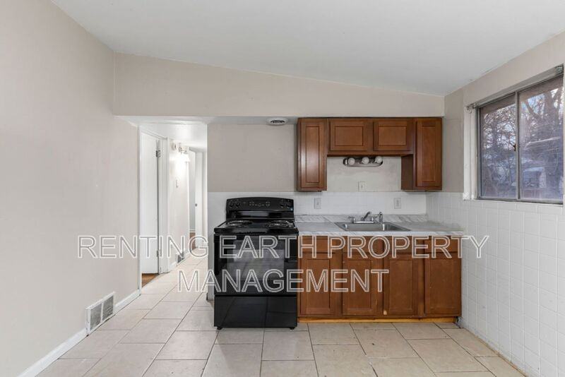 801 Thomas Ave - Photo 6 of 18