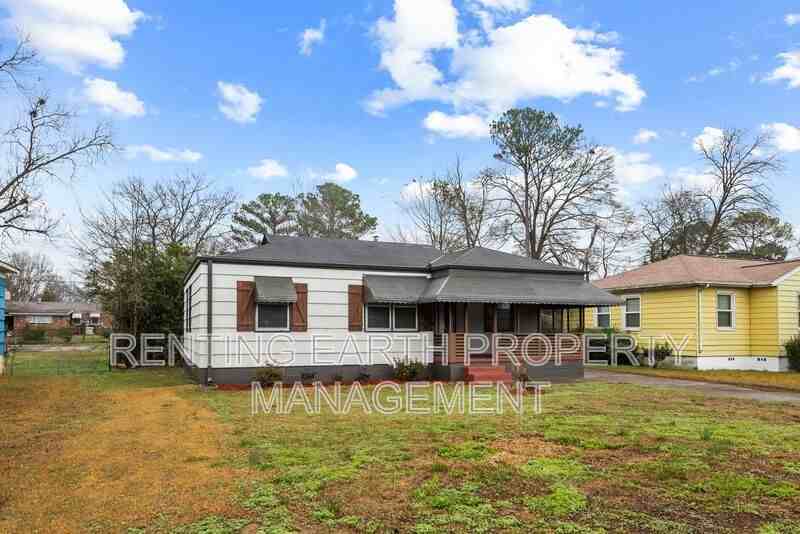 5717 Avenue O - Photo 5 of 18