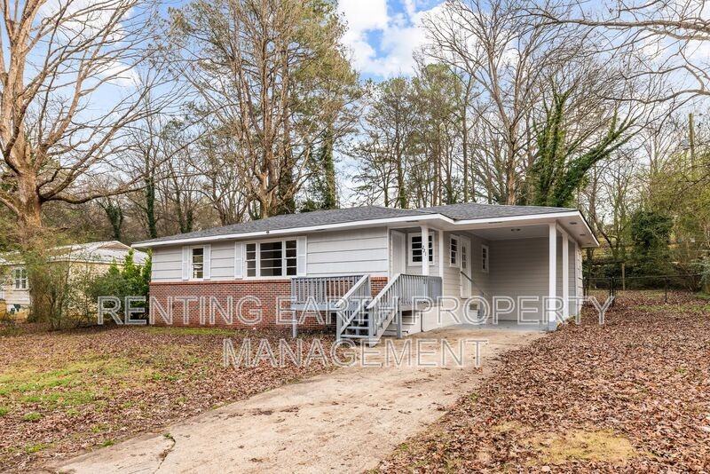 221 Lawson Rd - Photo 2 of 17