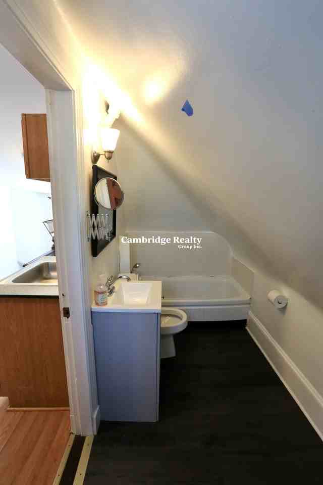 124 Forest St #3T - Photo 5 of 5