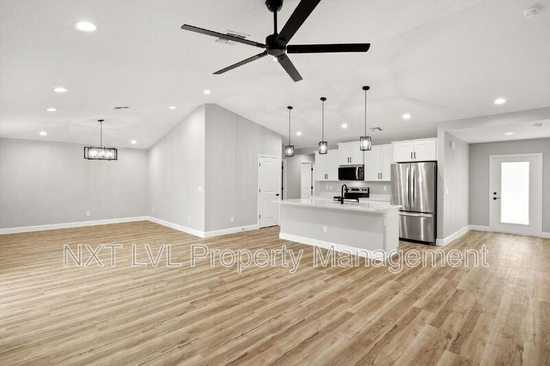 213 Nw 5th St - Photo 3 of 28