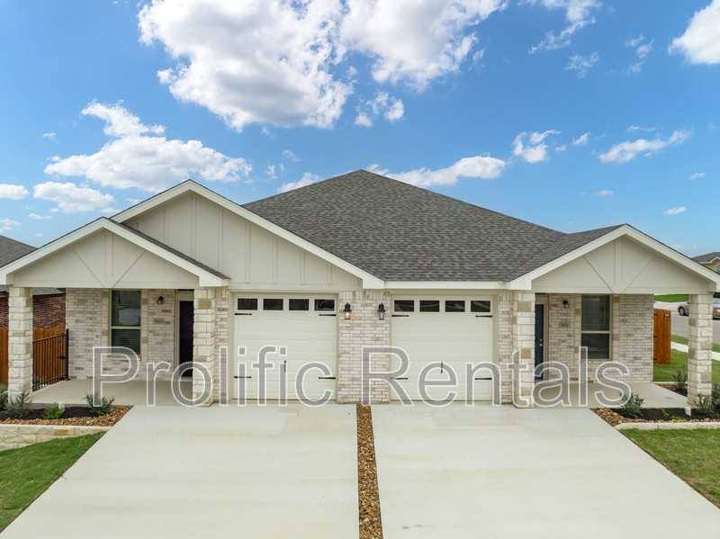 5101 Rose Petal Ct - Photo 2 of 27