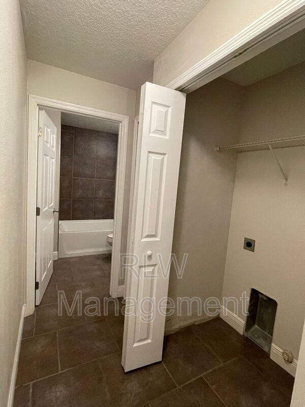 528 E Citrus Ave #1 - Photo 6 of 12