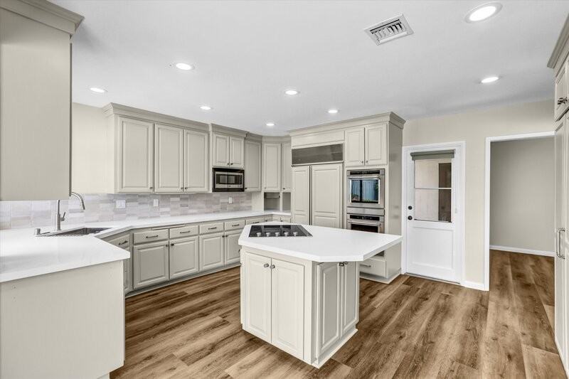 1165 Catalina Blvd - Photo 6 of 24