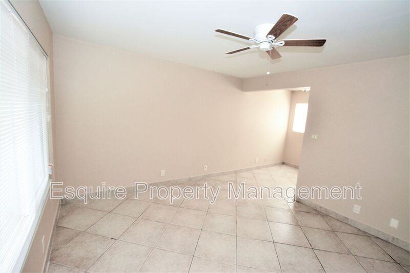 154 E C St #D - Photo 4 of 10