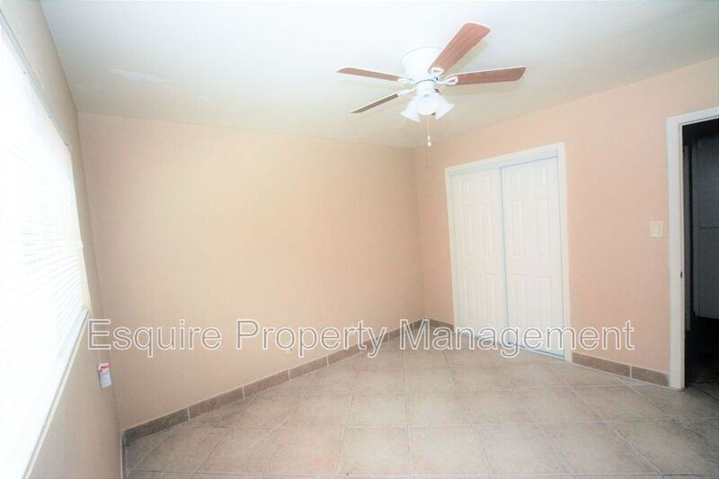 154 E C St #D - Photo 7 of 10