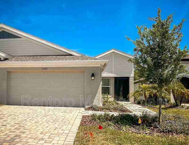12488 Oak Hill Way - Photo 3 of 32