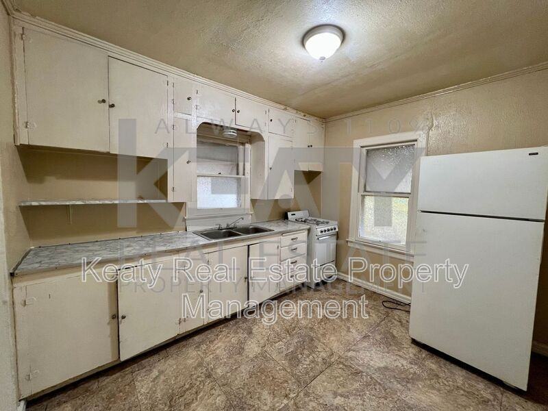 409 Silkwood St - Photo 5 of 8