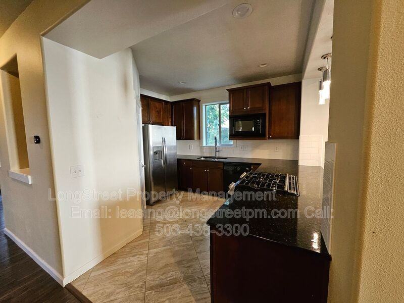 14607 Se Crystal St - Photo 7 of 38